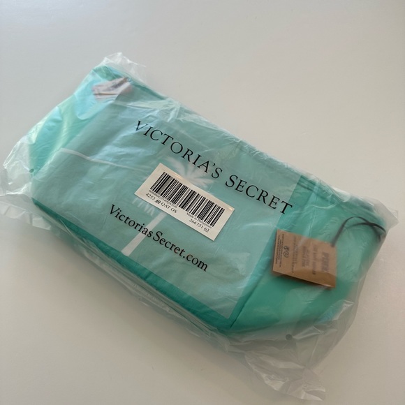 RELISTED *** PINK Victoria’s Secret 6 Pack Soft Palm Tree Cooler In Aqua NWT - Picture 6 of 10